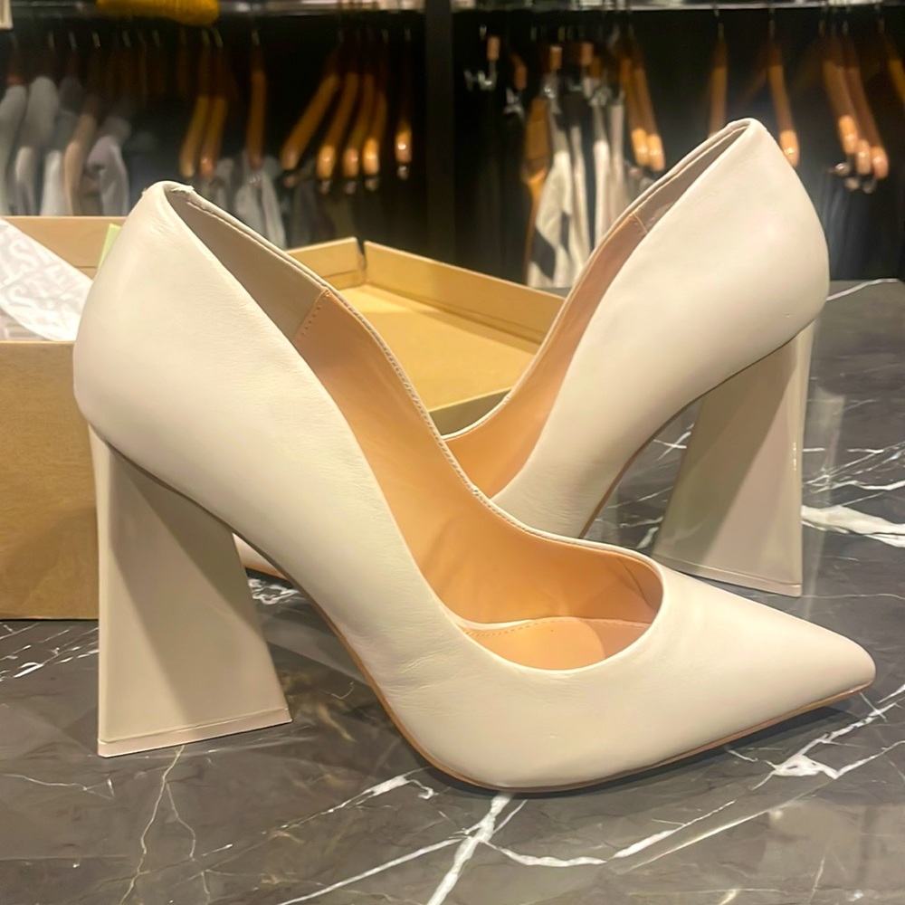 Steve Madden Pickee heels Bone size 9